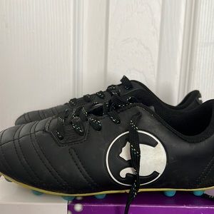 Kids soccer cleats